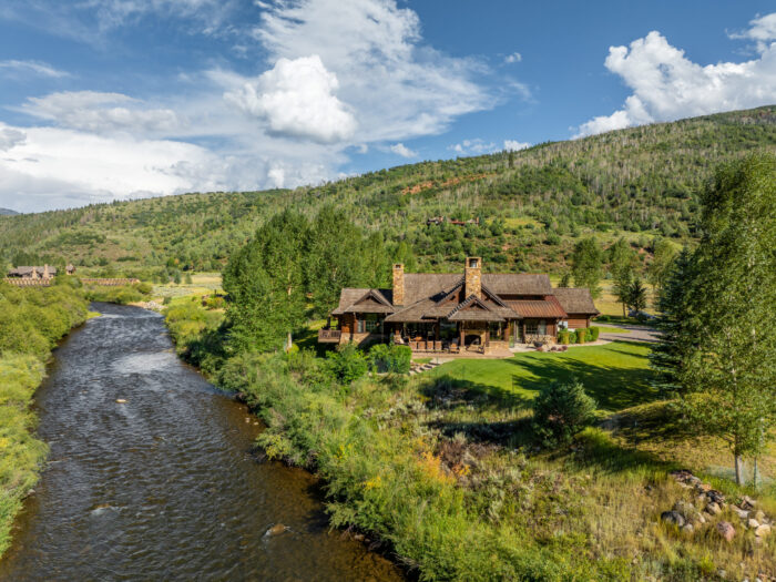 River’s Edge Lodge at ECR